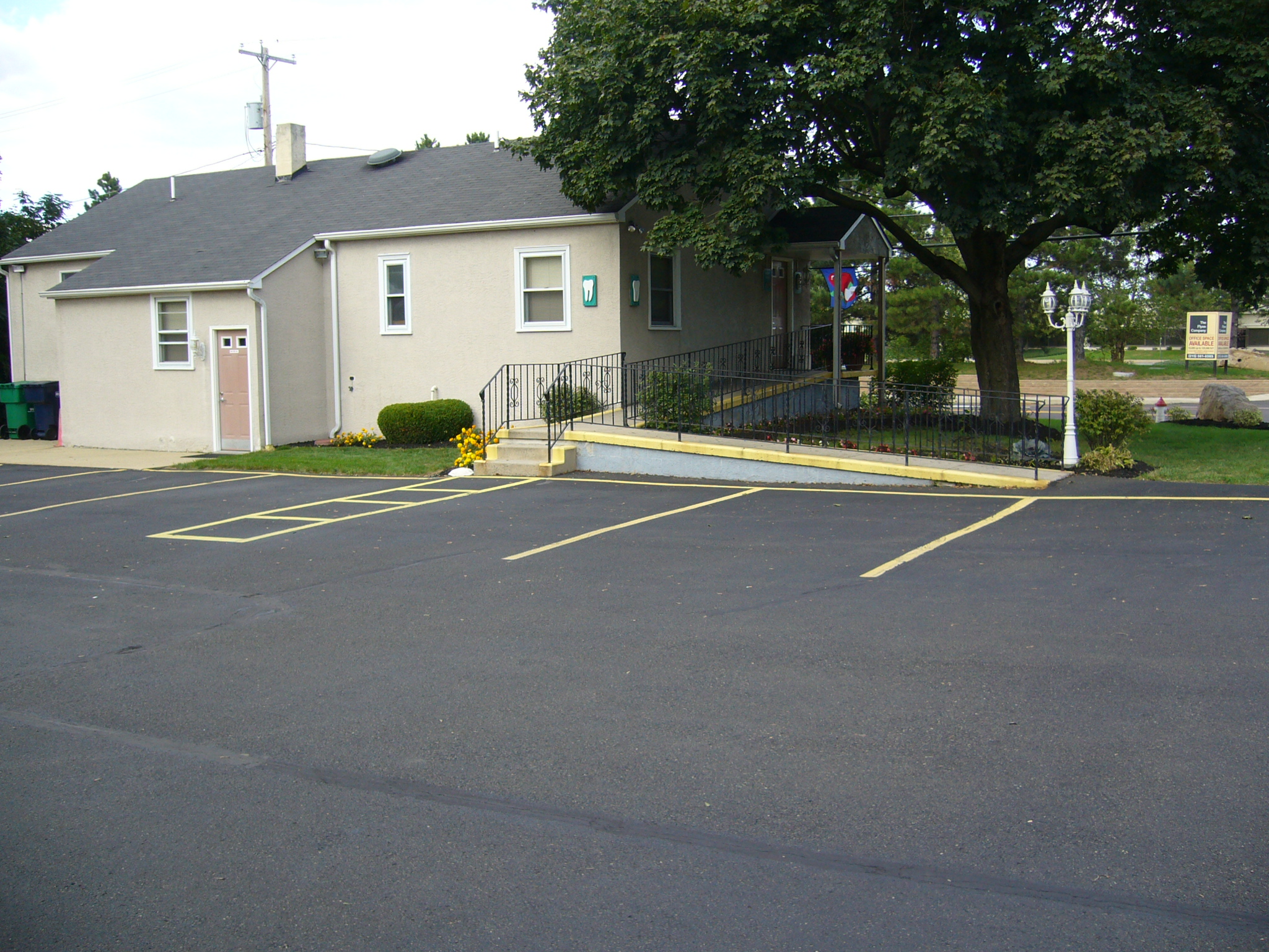 "Parking for 15 cars. Easy access."